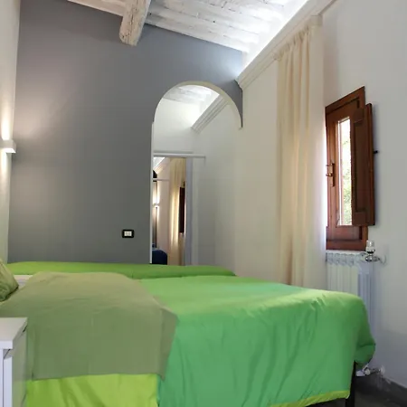 בית הארחה Max